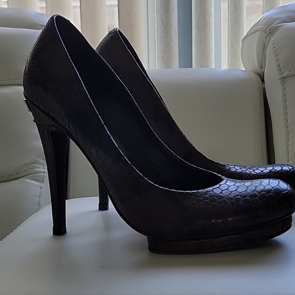 TORY BURCH Snake Print 5 inch Stiletto Heels SZ 8.5 - Picture 4 of 12